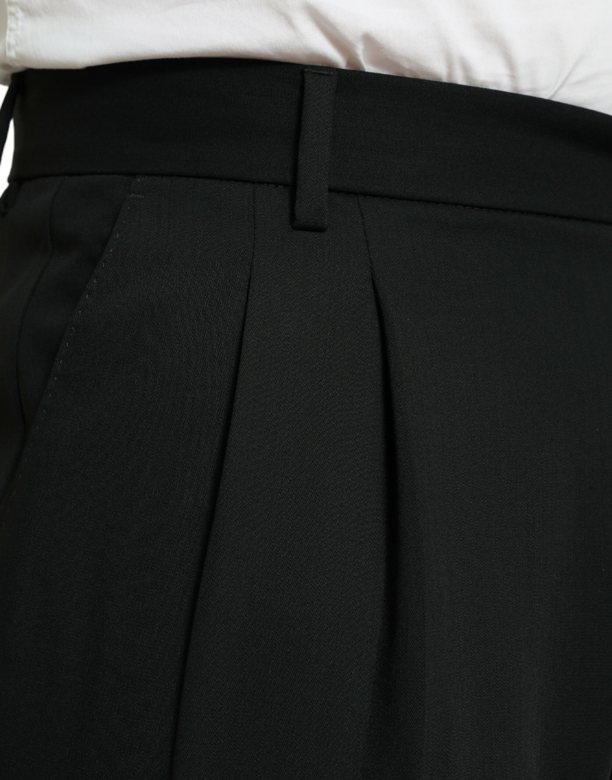 Black pleated skirt with belt loops