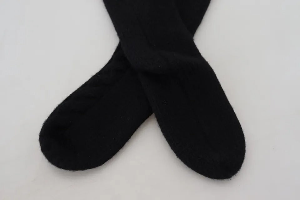 Pair of black gloves