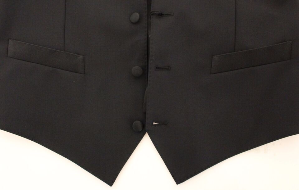 A black wool silk stretch vest blazer with two front pockets