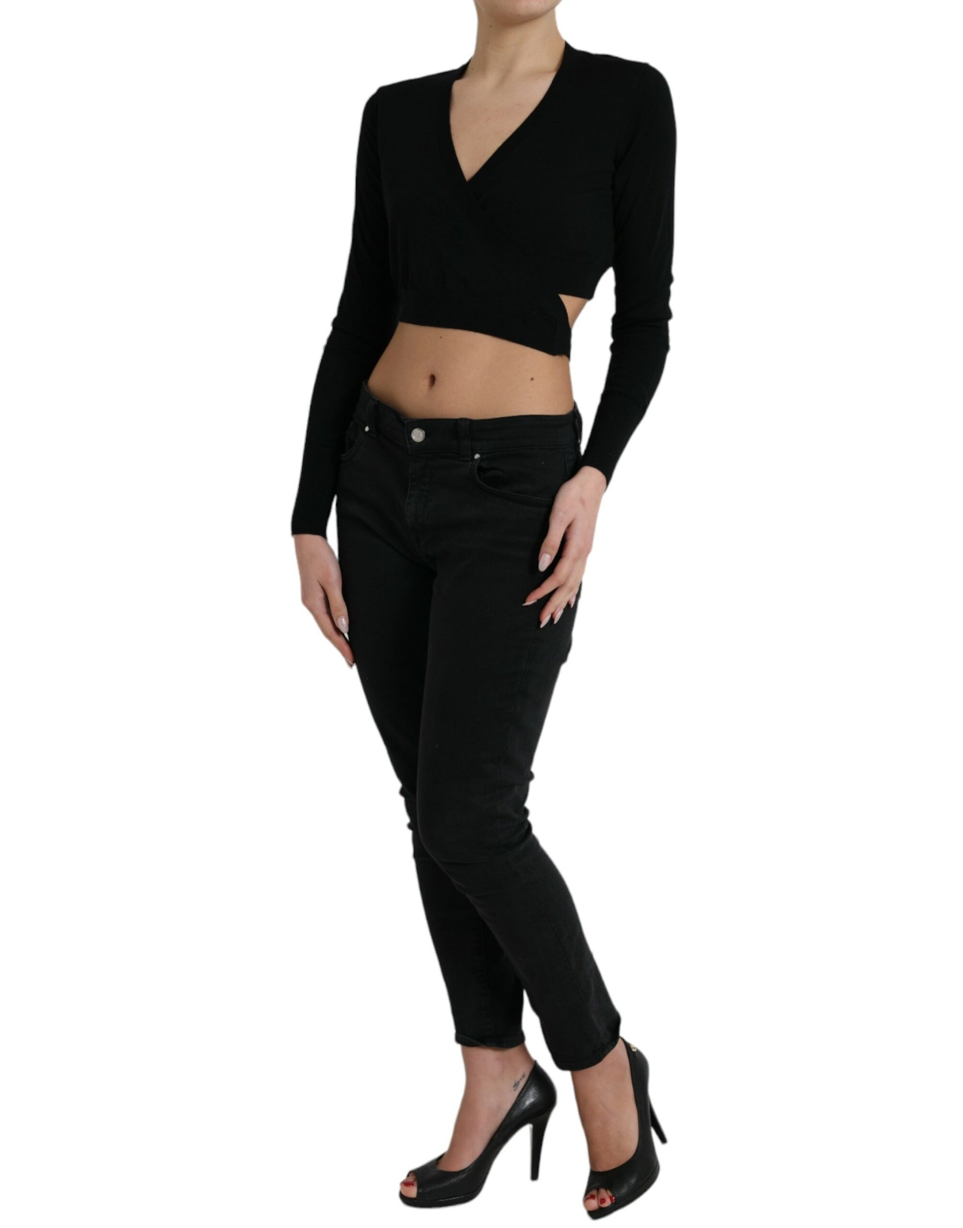 Woman wearing black top and jeans