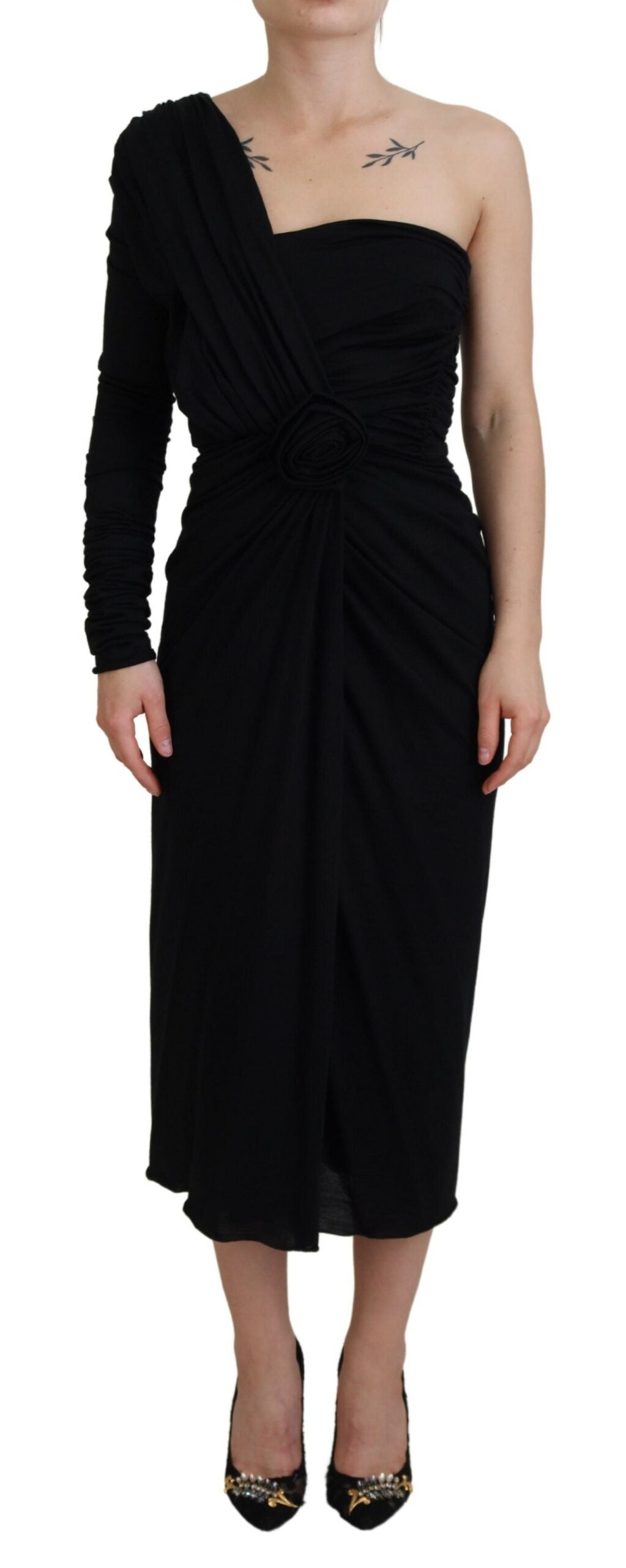 Long black dress with ruffled sleeves and a V neckline
