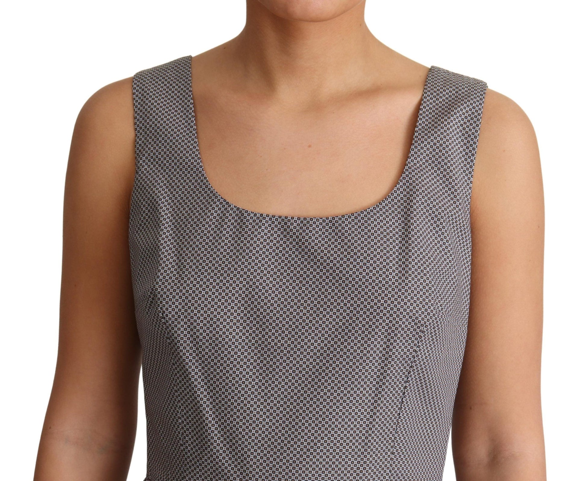 A-line dress with geometric pattern in blue and beige, made of cotton fabric