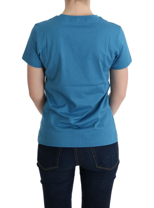 Blue t-shirt on a person