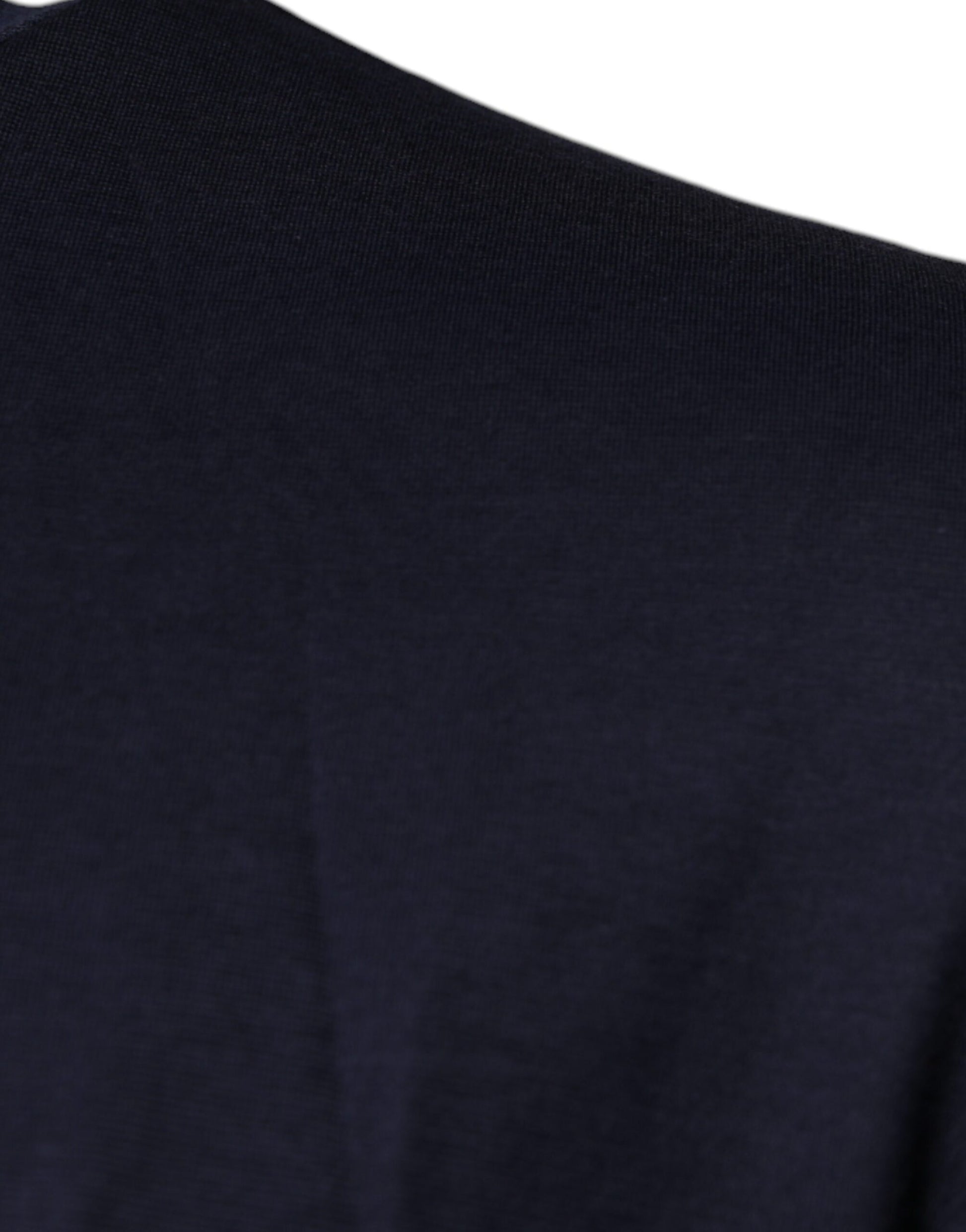 Navy blue crew neck t-shirt