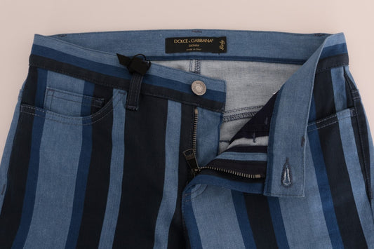 Blue jeans with zippered pockets