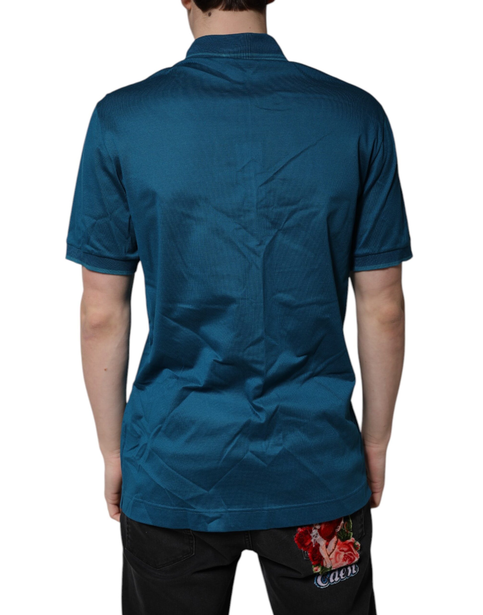 Blue short sleeve shirt on a mannequin