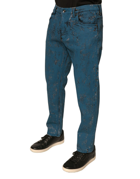 Man wearing blue jeans and black shoes