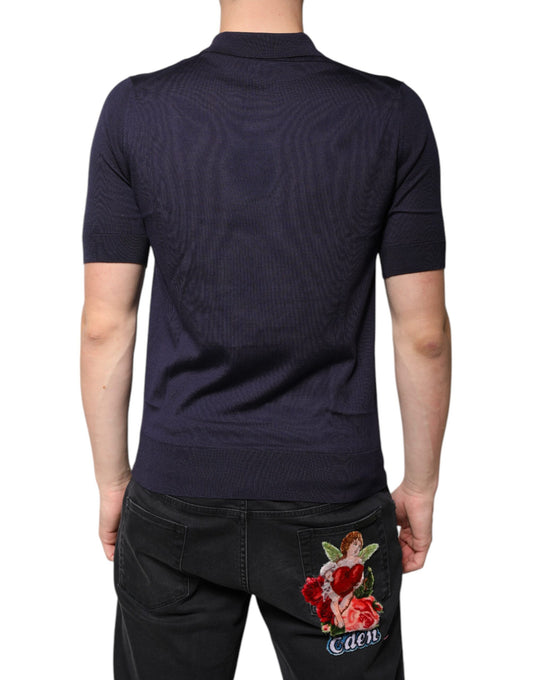 Navy polo shirt with short sleeves