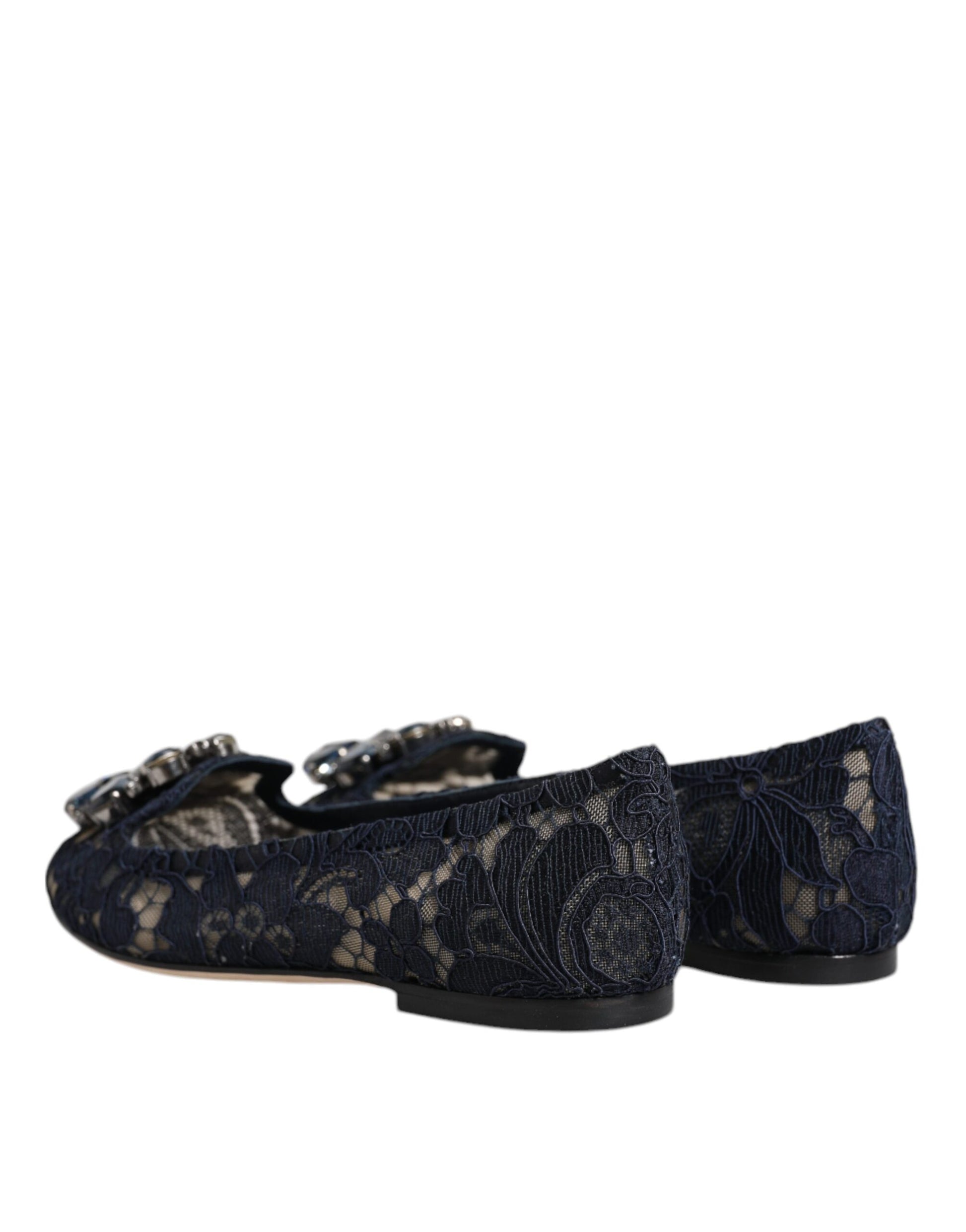 Pair of black lace shoes with embroidery