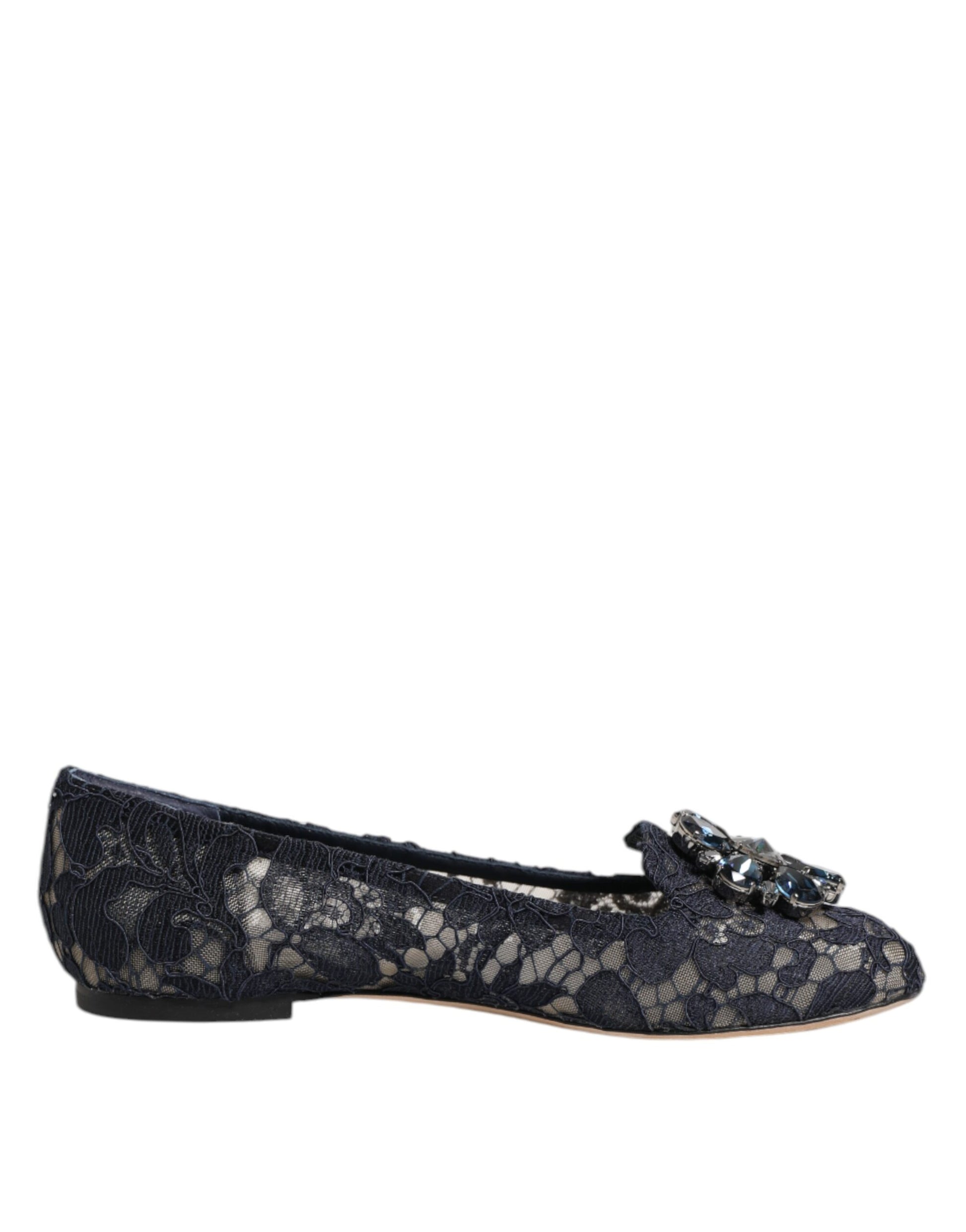 Black lace shoe with bow on top