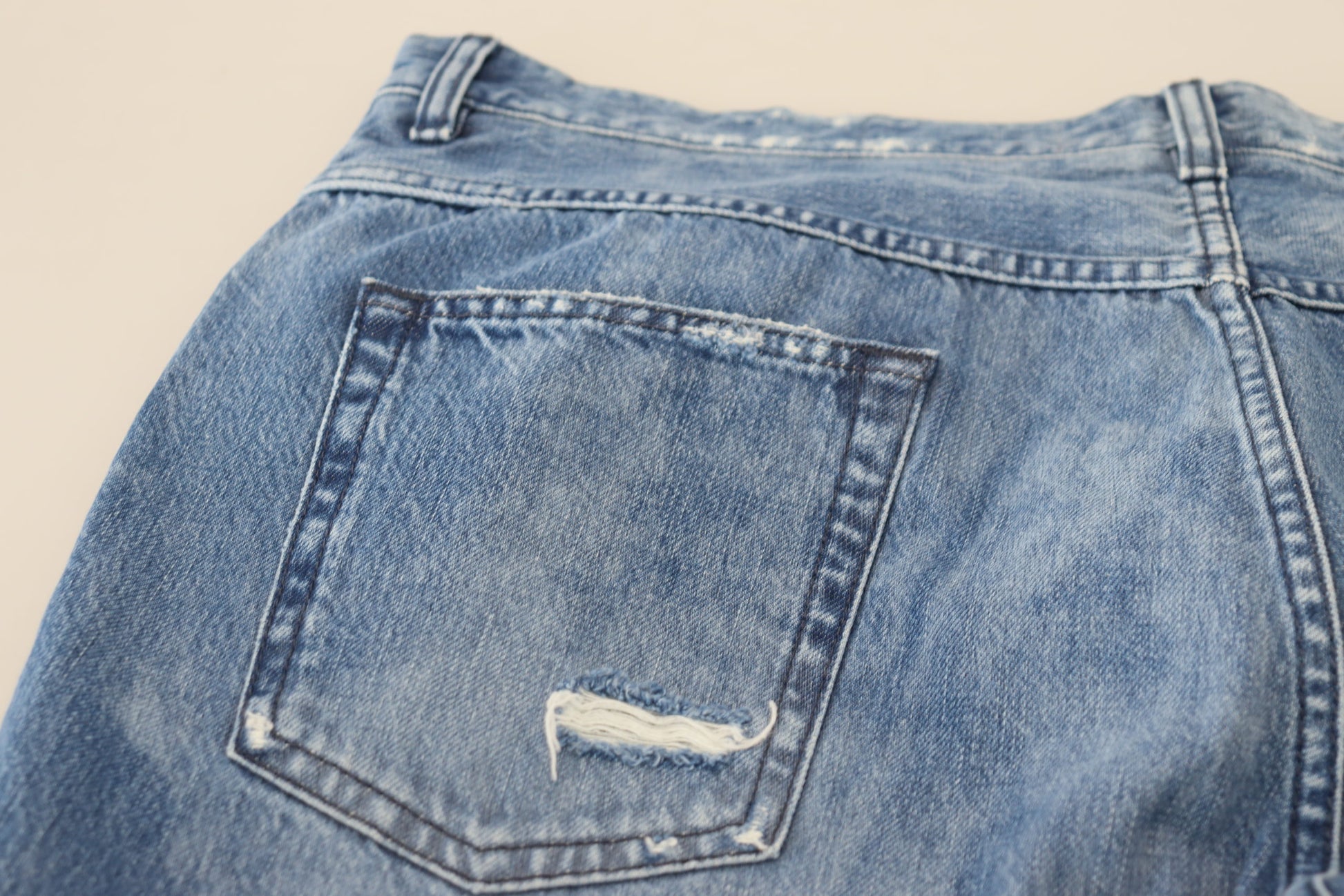 Blue denim jeans with front pocket