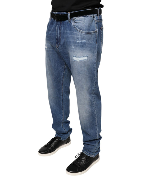 Man wearing blue jeans