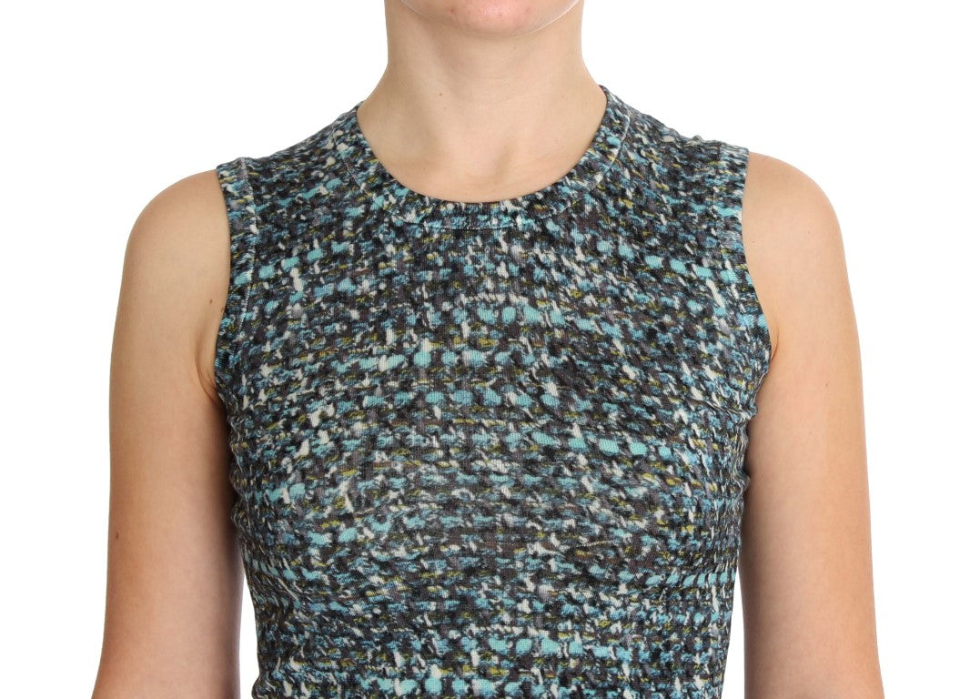 Short sleeve top with a patterned design