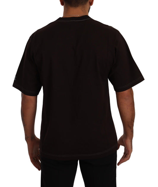 Man wearing dark t-shirt
