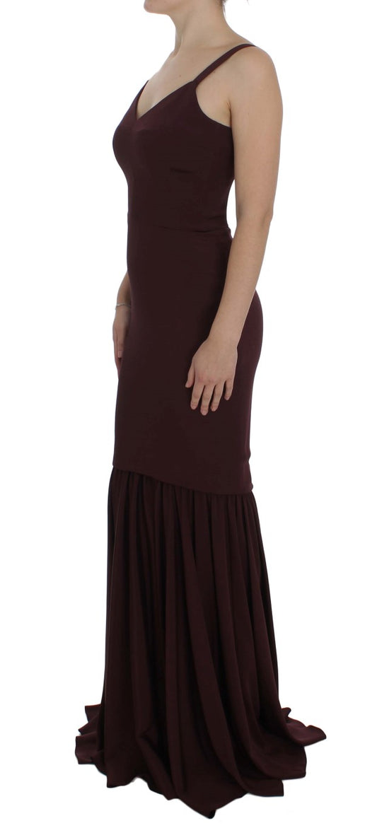 Long sleeveless dress with ruffles on bottom