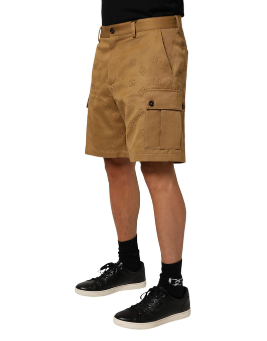 Man wearing brown cargo shorts and black sneakers