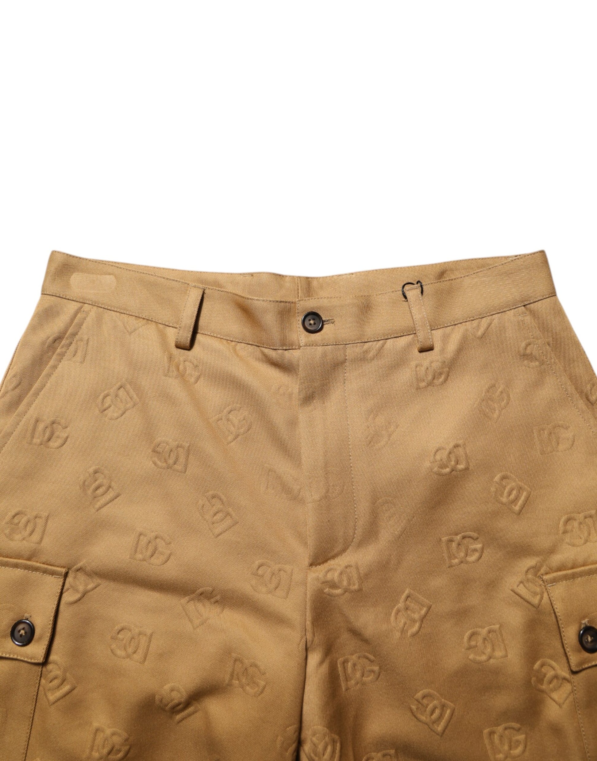 Brown shorts with pockets