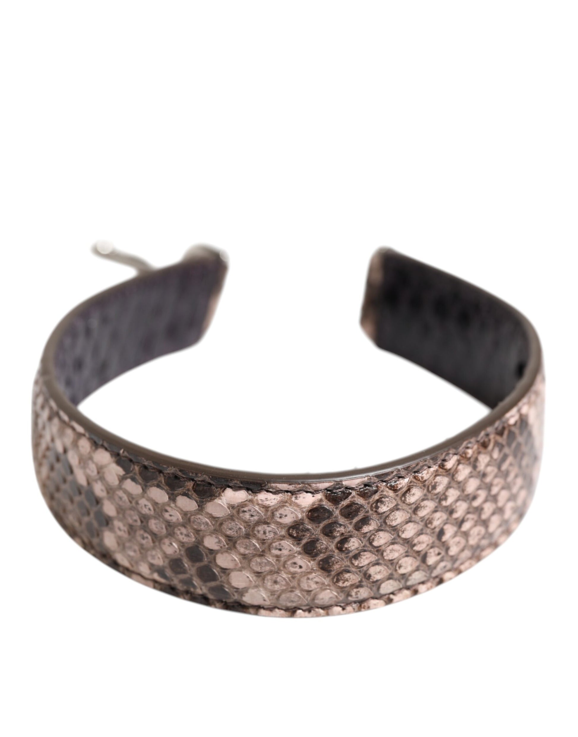 Bracelet with a snake skin pattern