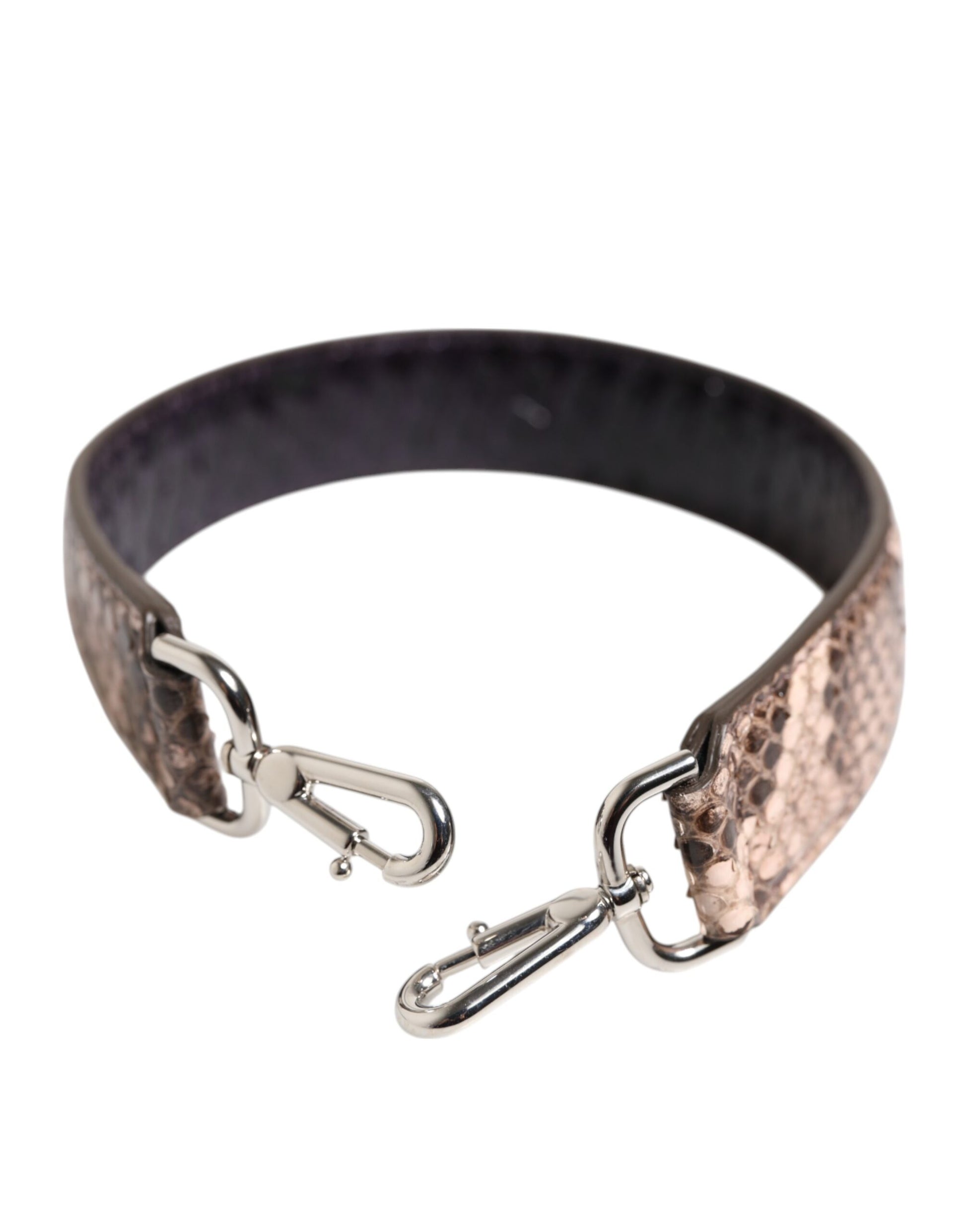Bracelet with silver clasp and chain links