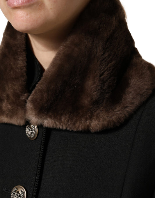 Fur collar on coat