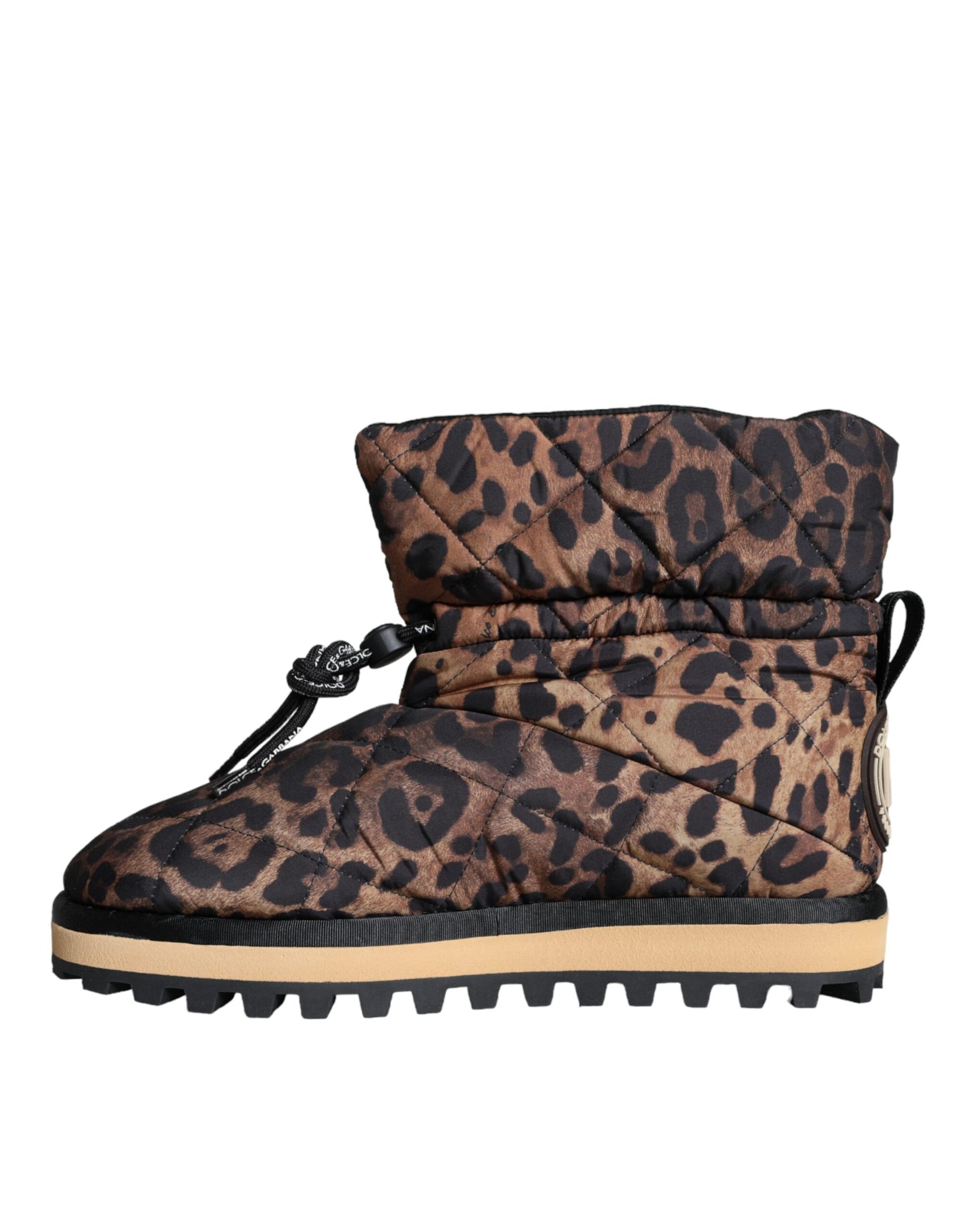 Leopard print snow boot with zipper closure