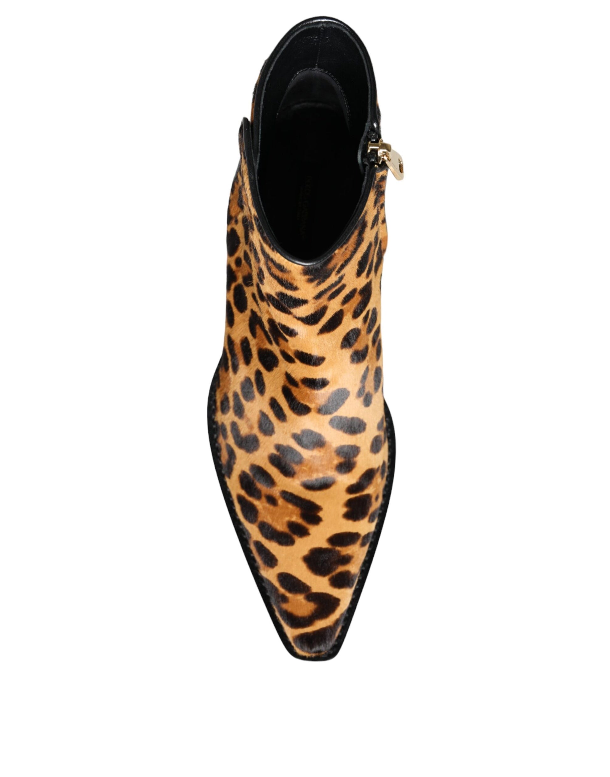 Leopard print ankle boot with a pointed toe