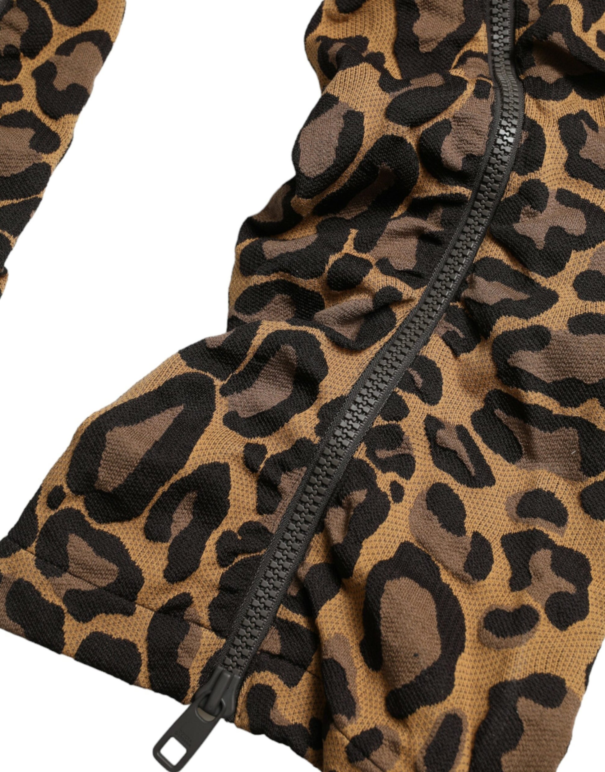 Leopard print jacket with zipper closure