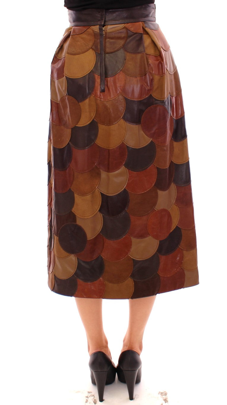 Skirt with a pattern of circles in shades of brown and red