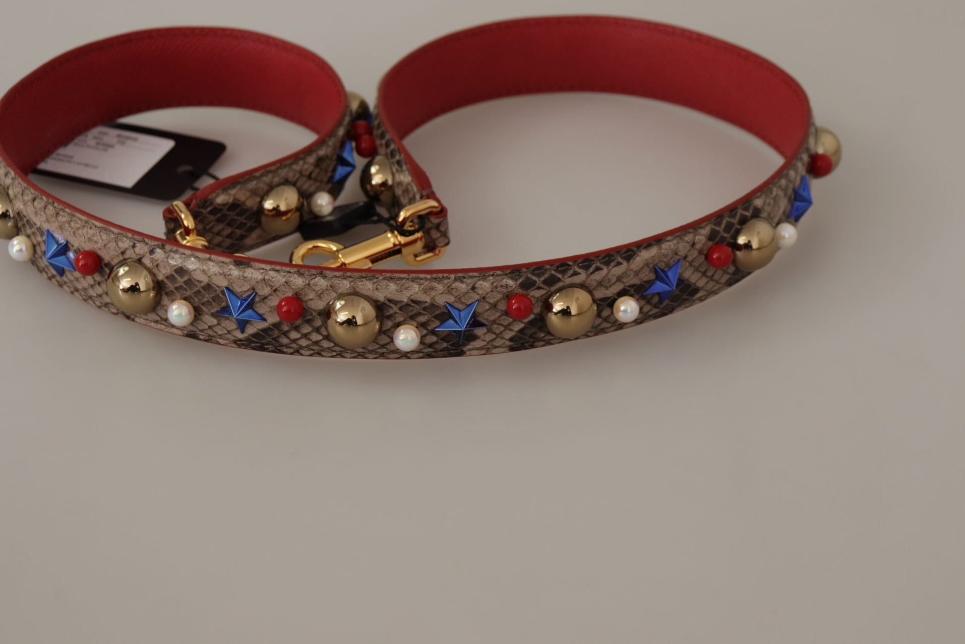 Decorative dog collar with beads and sequins