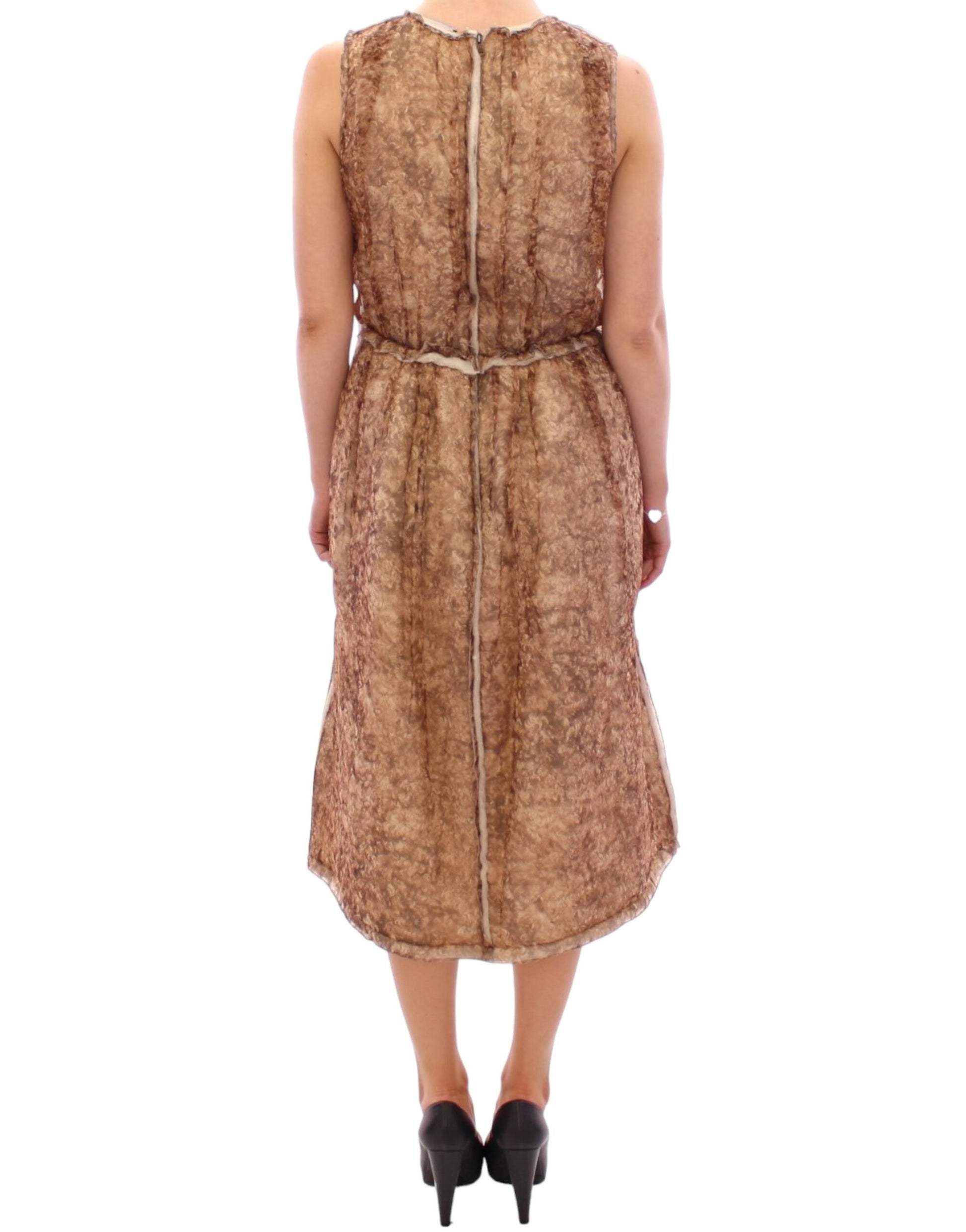 Long brown dress with a belt at the waist