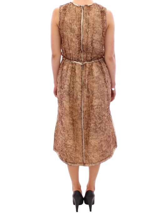Long brown dress with a belt at the waist
