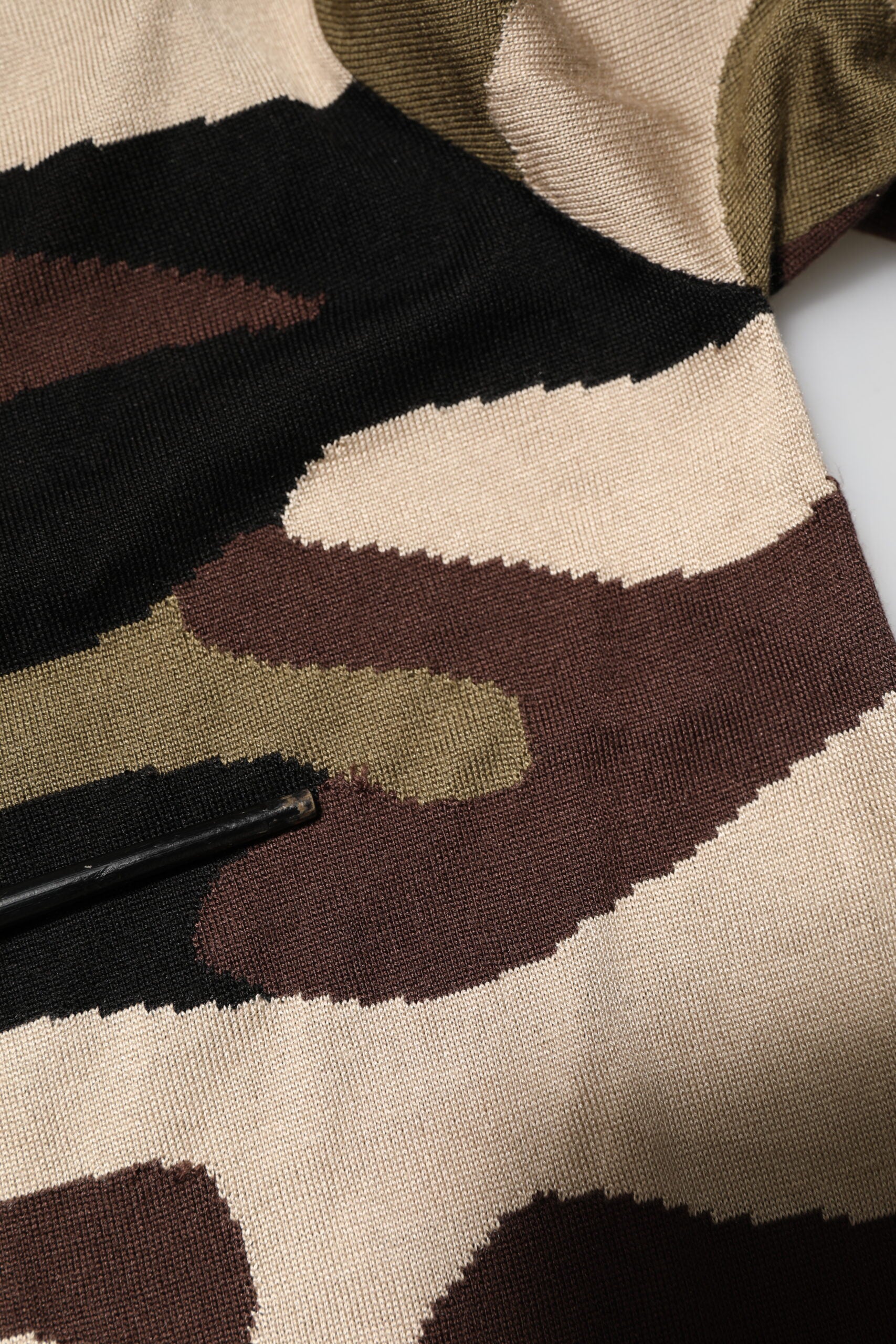 Camouflage patterned fabric