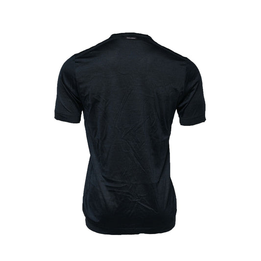 Black short sleeve shirt on a mannequin