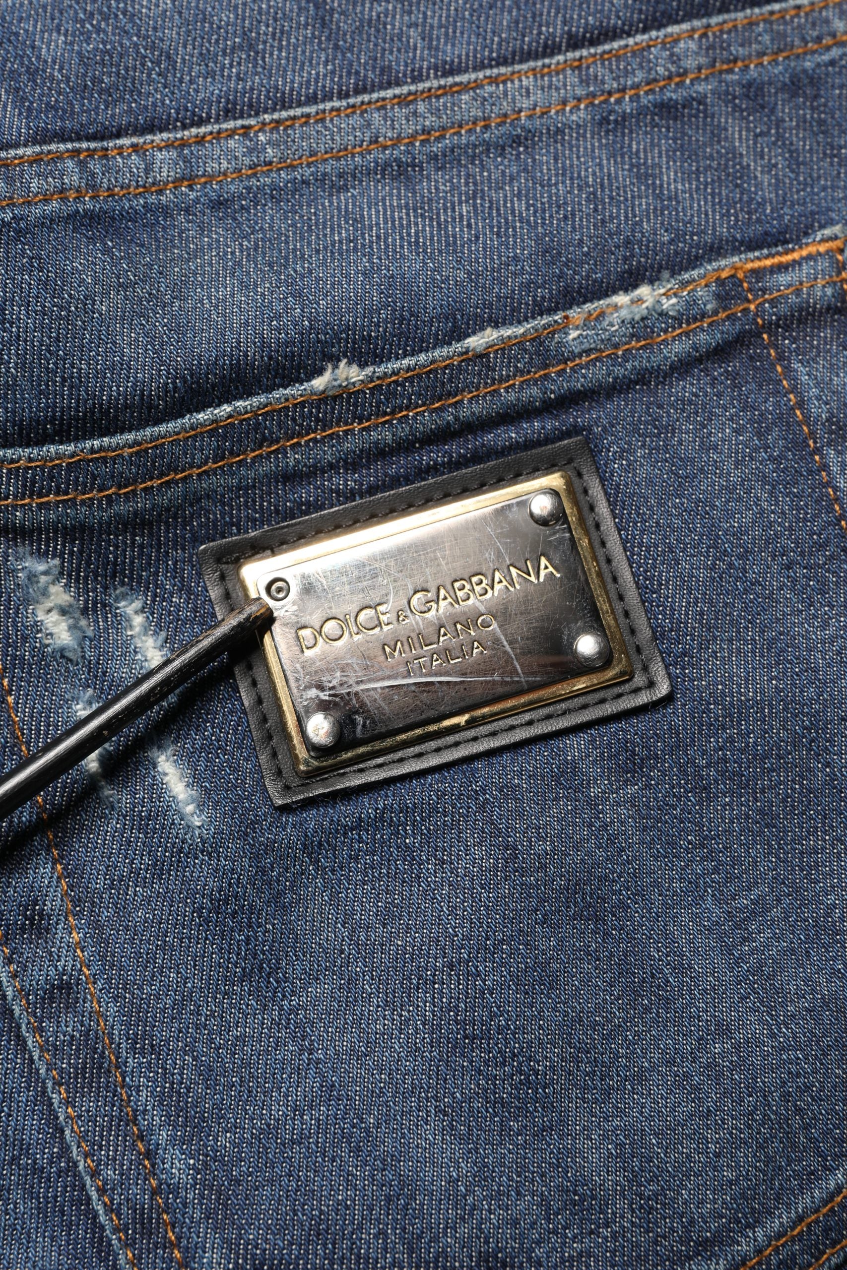 The tag on a pair of jeans