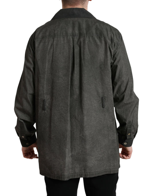 Back of men's jacket with zippered pockets