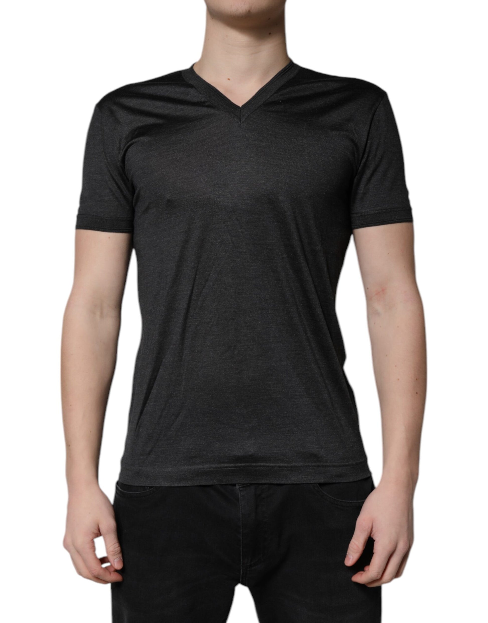 Men's short sleeve v-neck shirt in heather gray