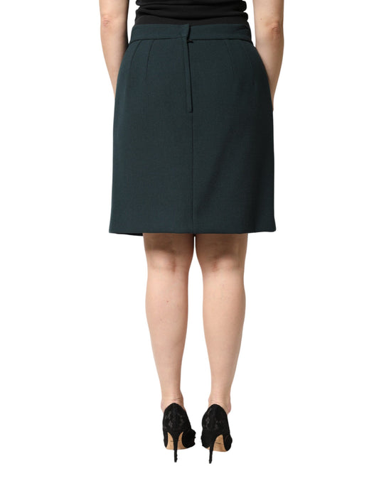 Woman wearing a dark skirt and black heels