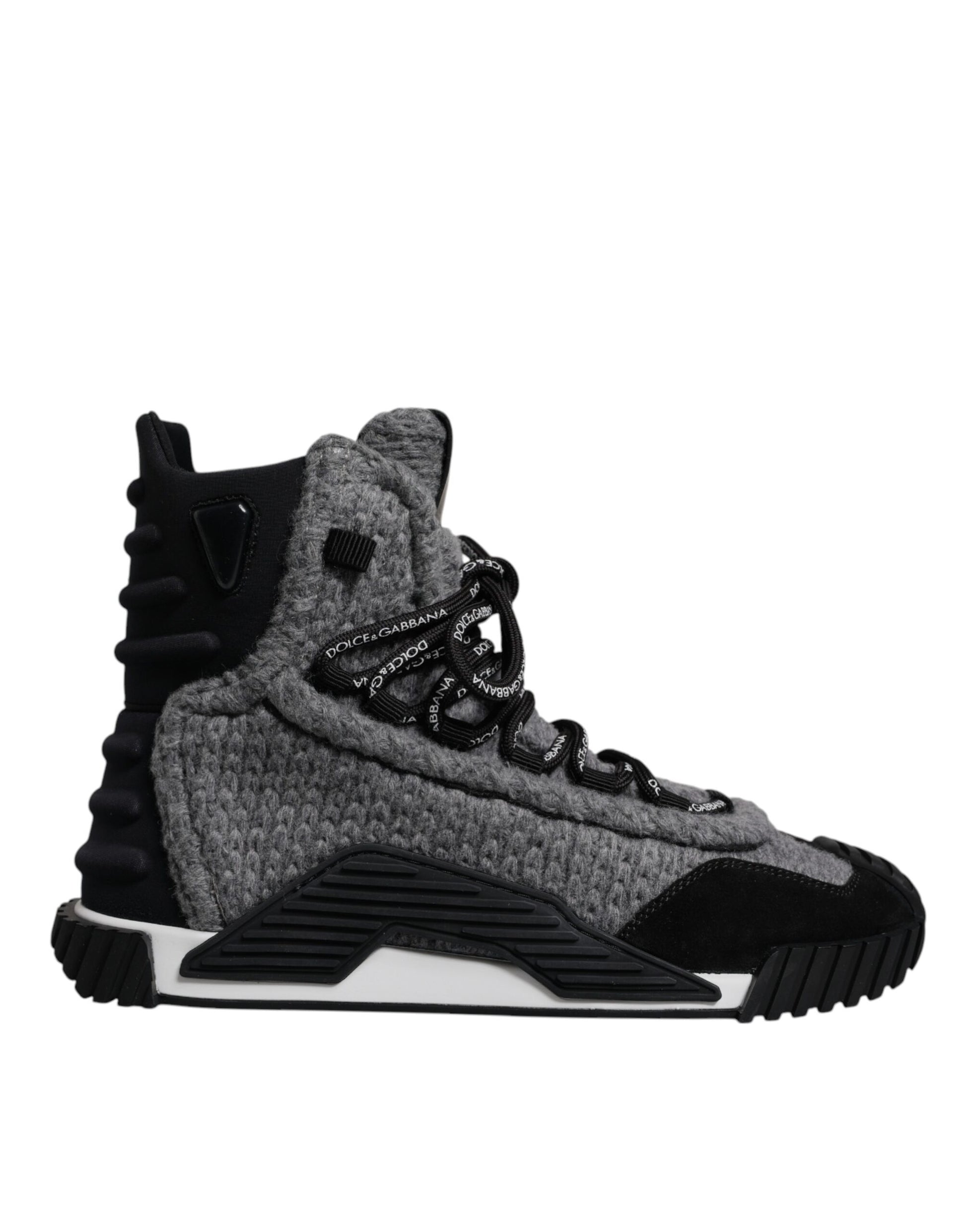 High top basketball shoe with laces