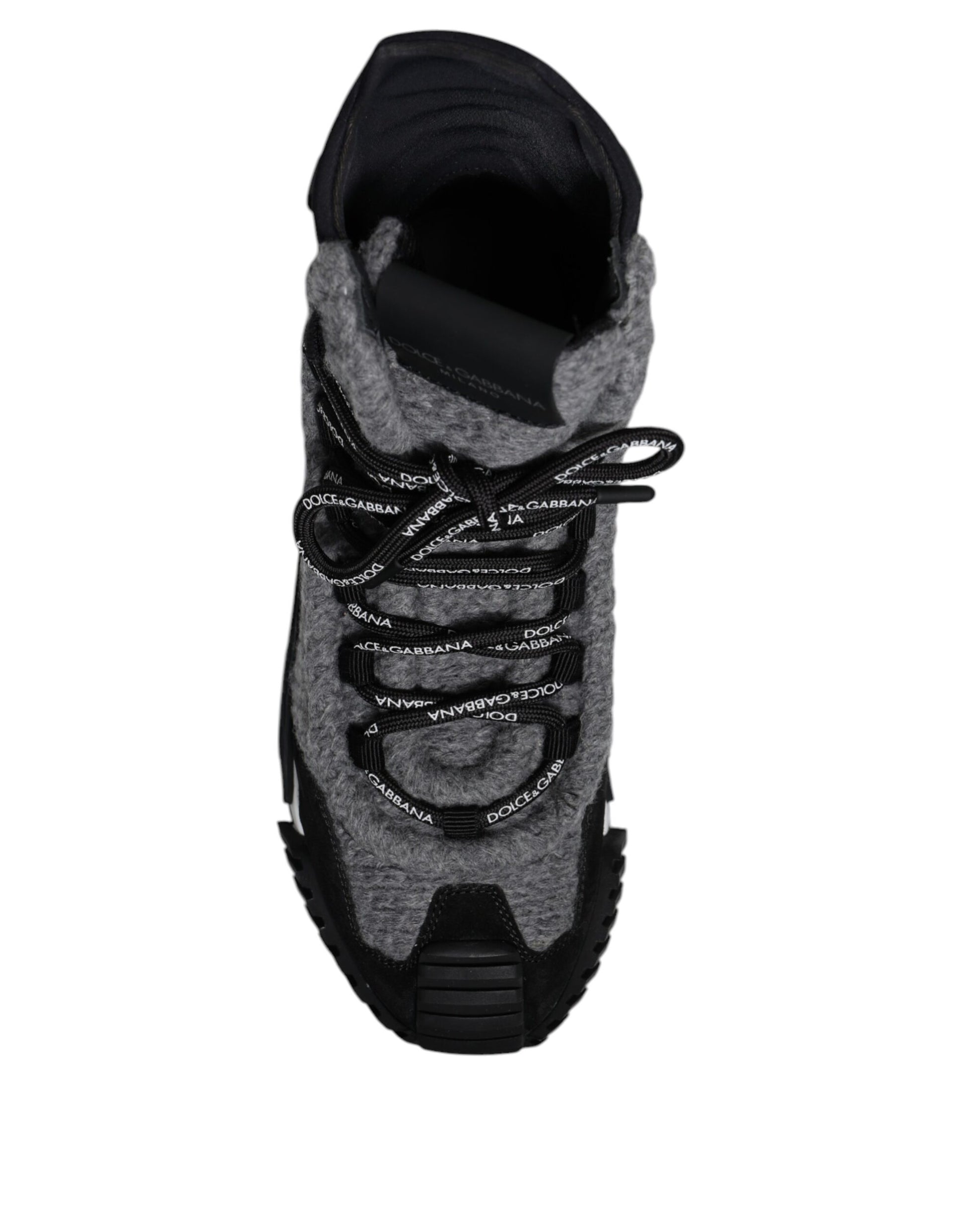 Black and white sneaker with laces