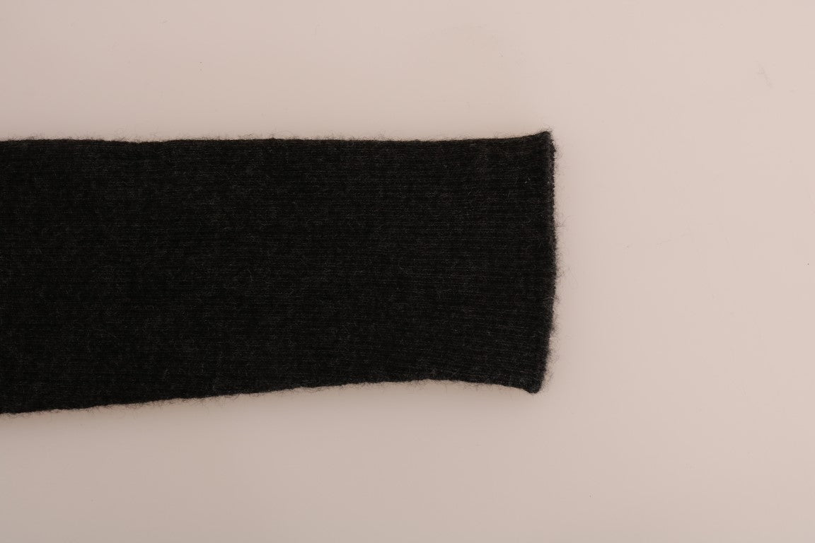 Black fabric with a zigzag edge