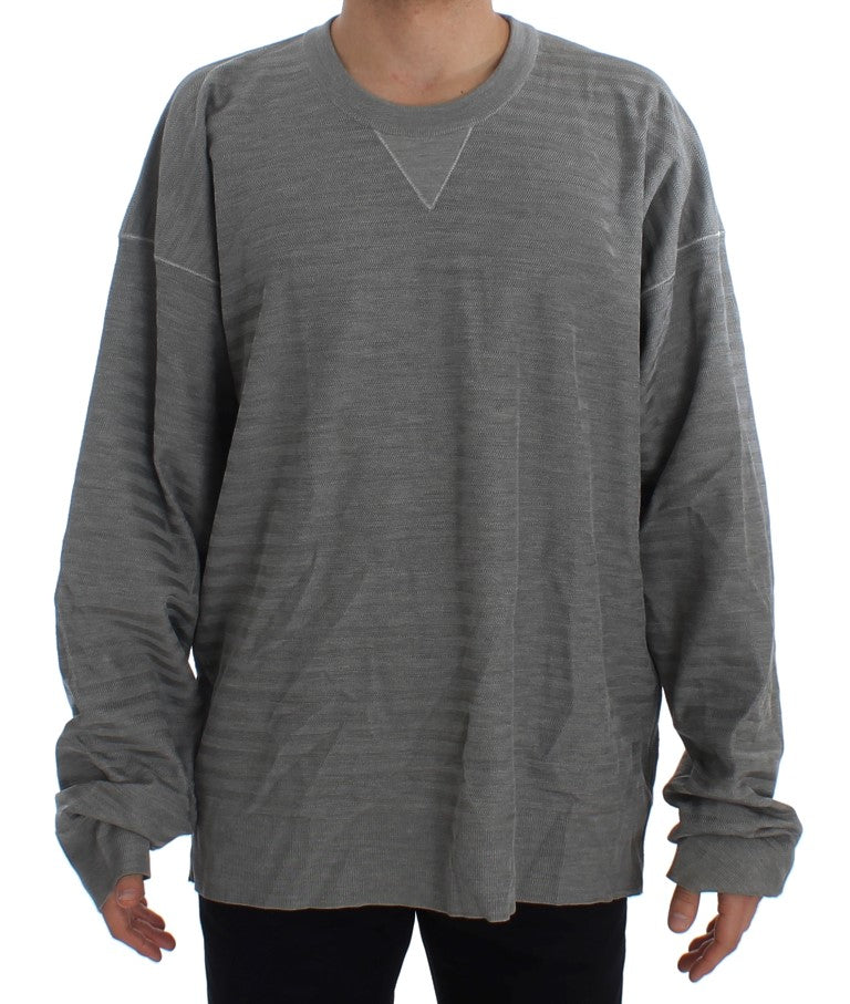 Long sleeve gray sweatshirt