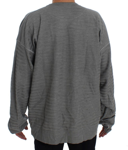 Long sleeve gray sweatshirt