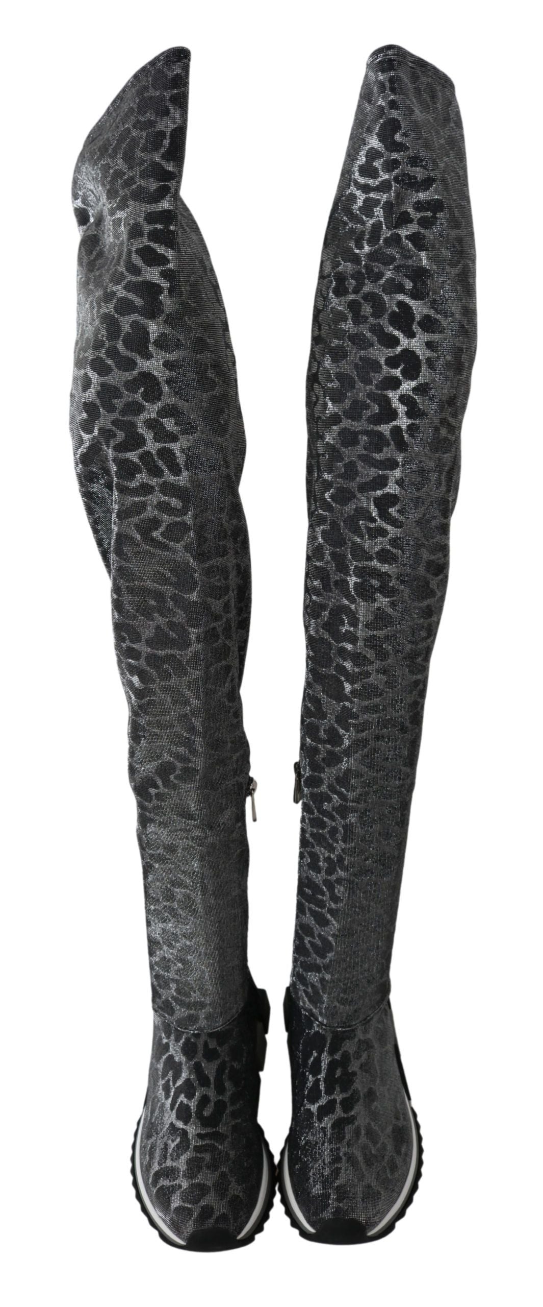 Pair of patterned leggings with high waist and ankle length