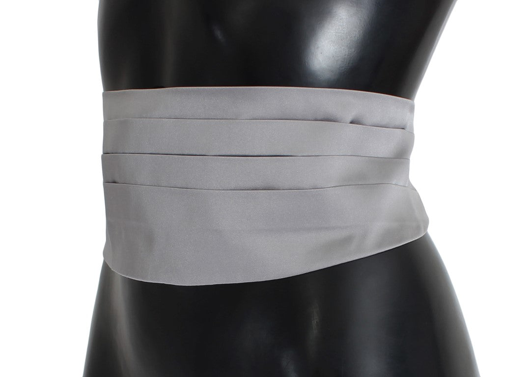 Grey elastic waistband on mannequin torso