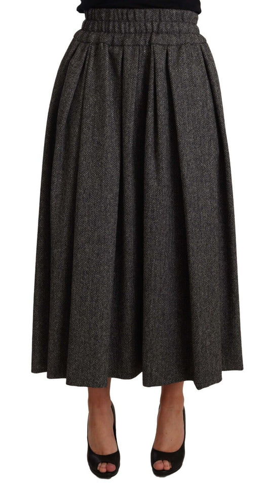 Long skirt with ruffles on hem