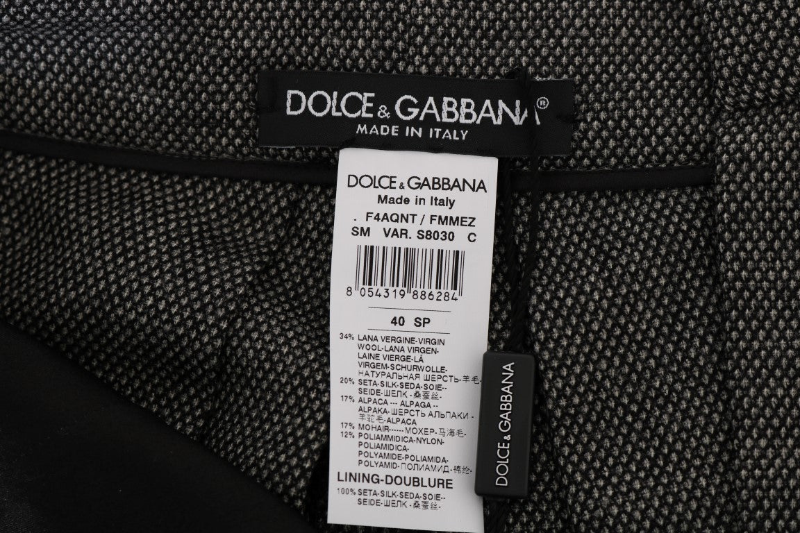 Tag on garment reading "D&G Dolce & Gabbana"
