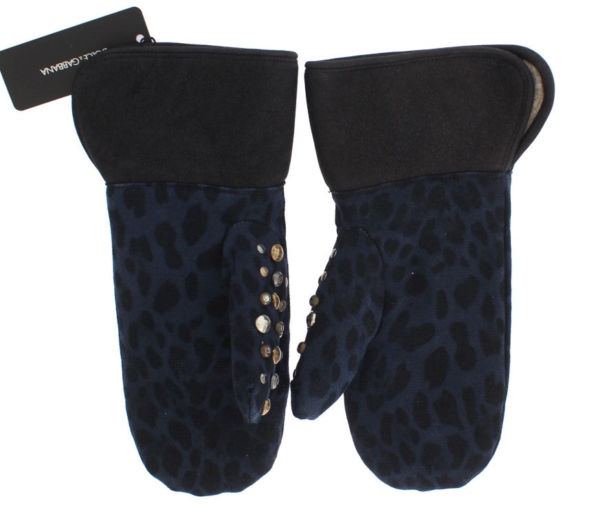 Pair of black leopard print gloves