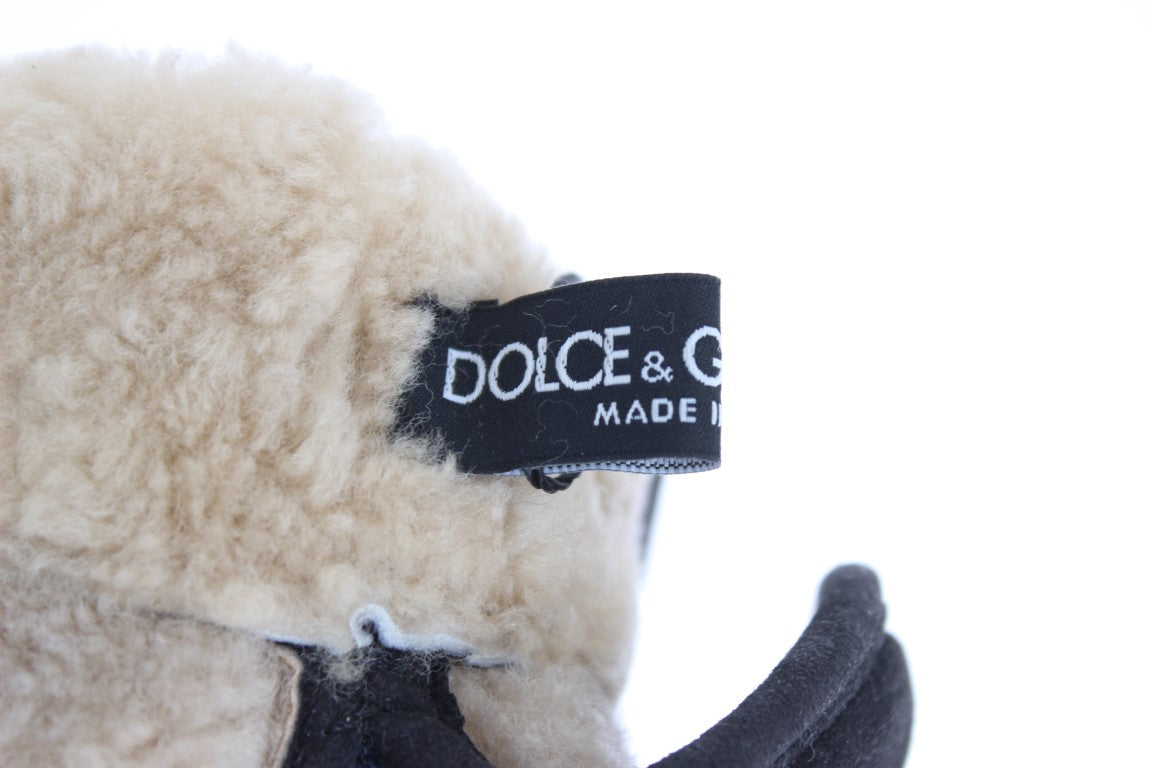 Woolen glove with brand label