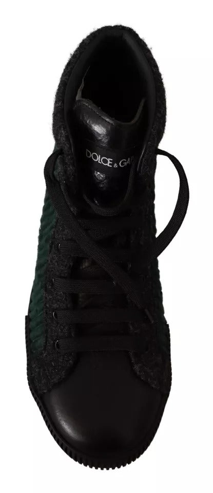 Black and white sneaker with laces