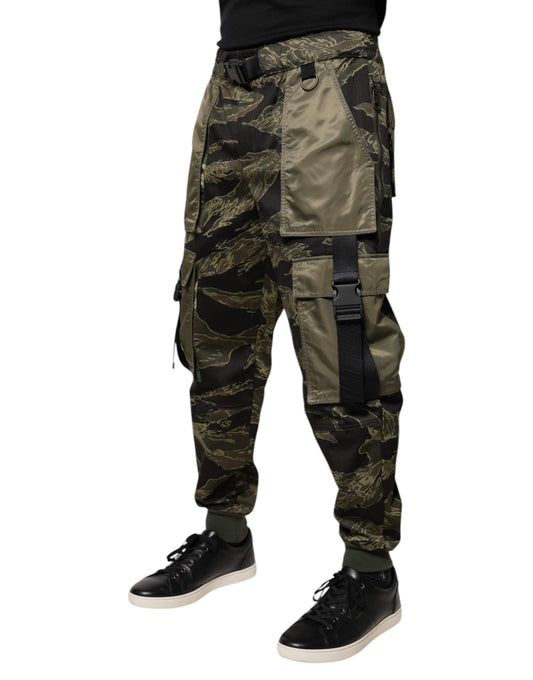 Camouflage pants for outdoor activities
